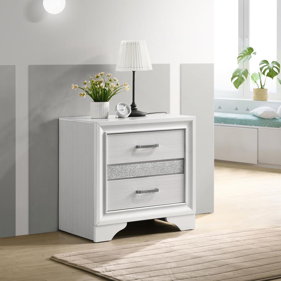 Brittany 3-drawer White Nightstand